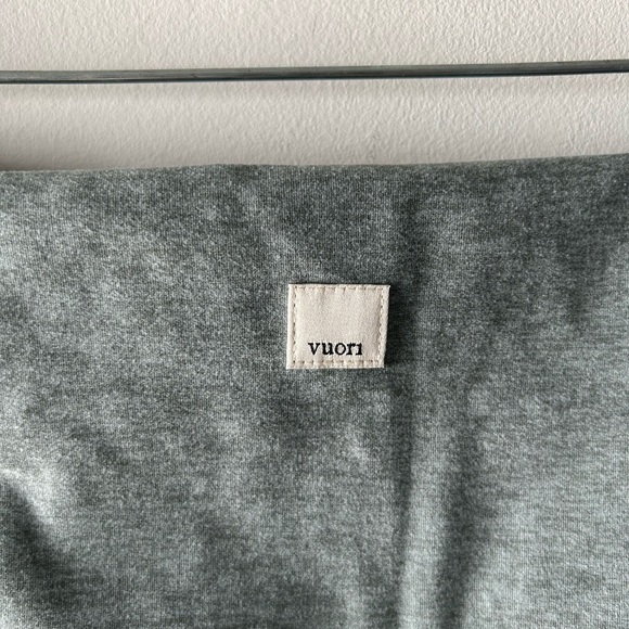 Vuori pale green athletic leggings - Picture 3 of 4